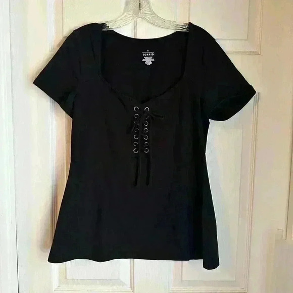 Torrid Foxy Sweetheart Lace Up Short Sleeve Top Black Plus Size 0 L 12 - Picture 1 of 4